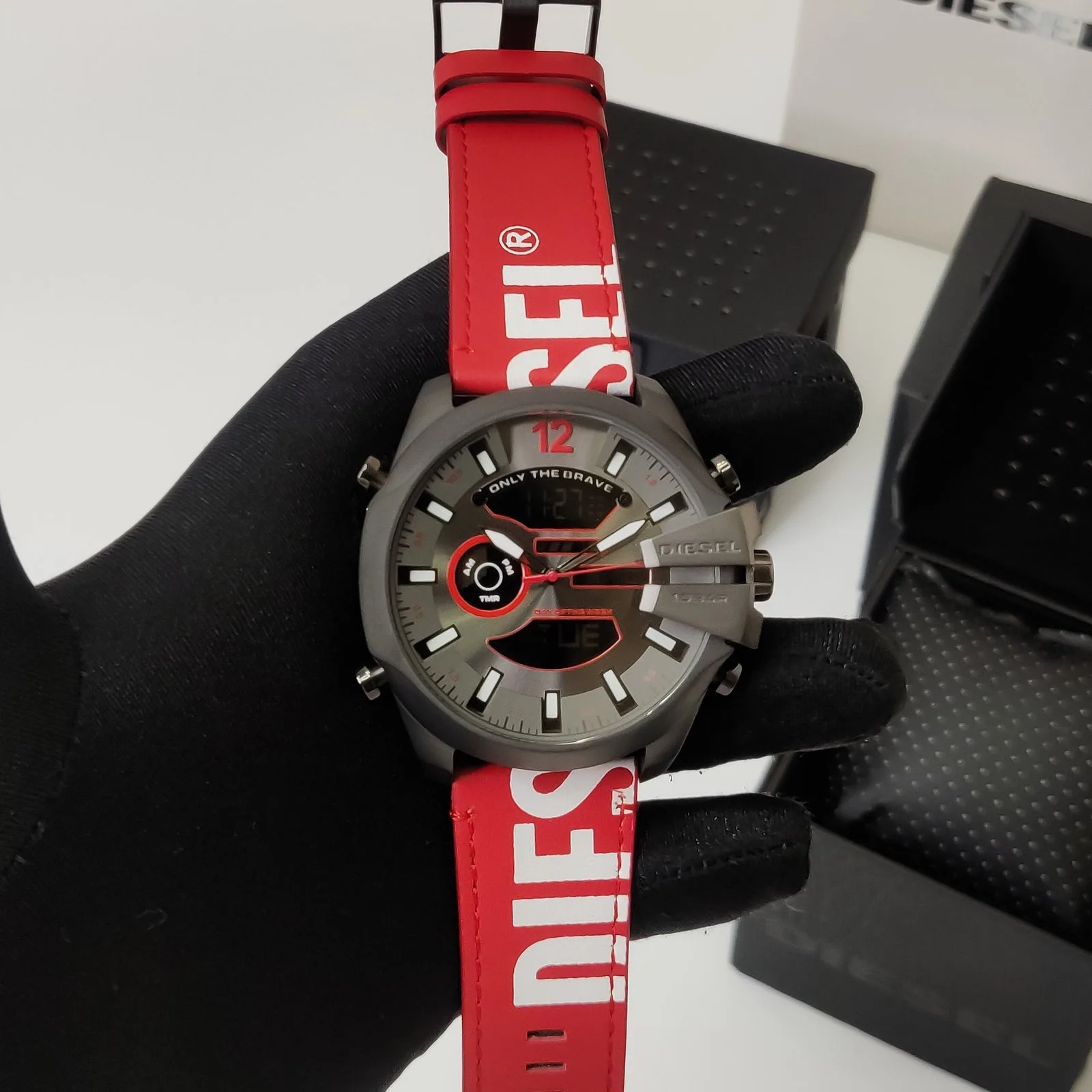 Diesel Megachief Analog-Digital DZ 4648