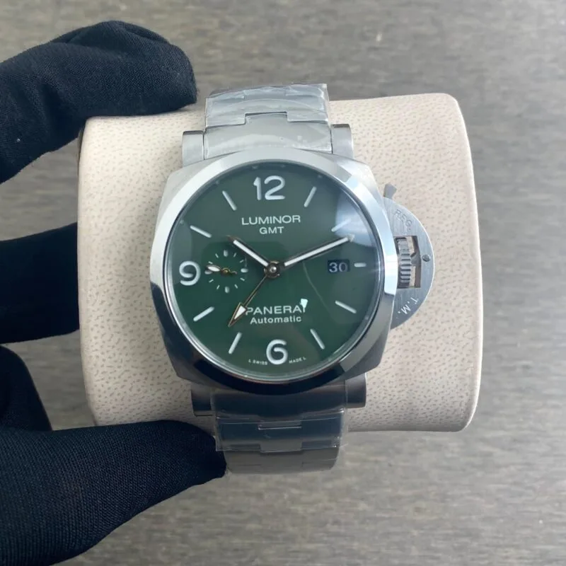 Luminor Panerai GMT Green Dial 44MM