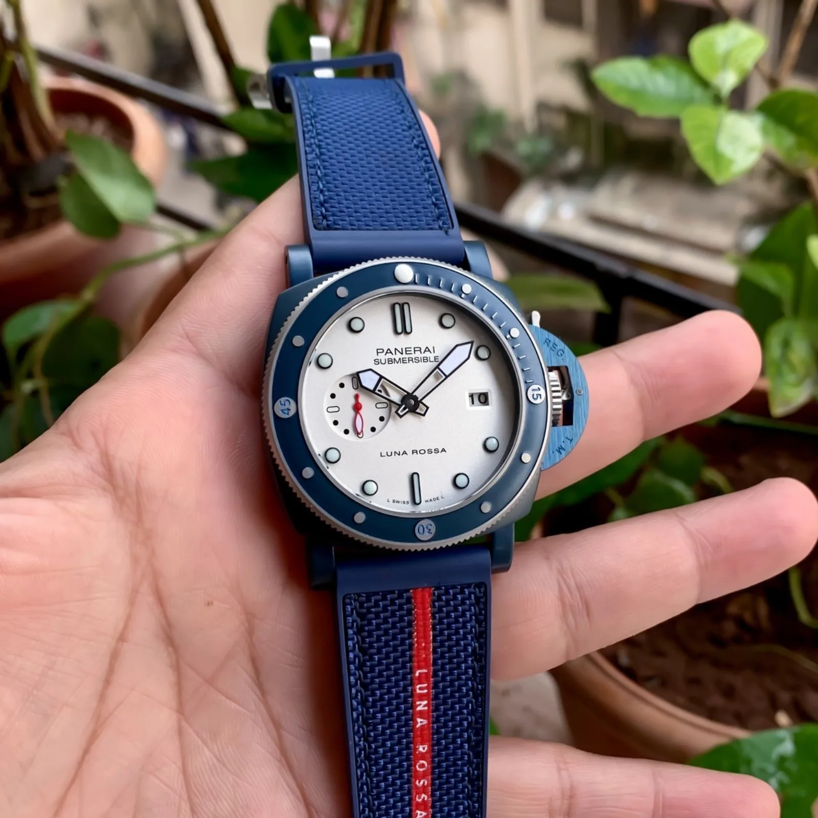 Luminor Panerai Luna Rossa Submersible PAM01543