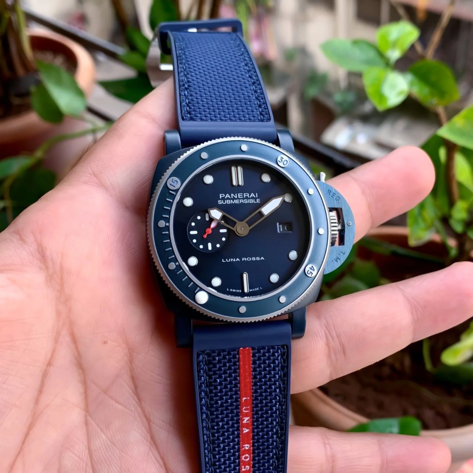 Panerai Submersible Luna Rossa PAM01466