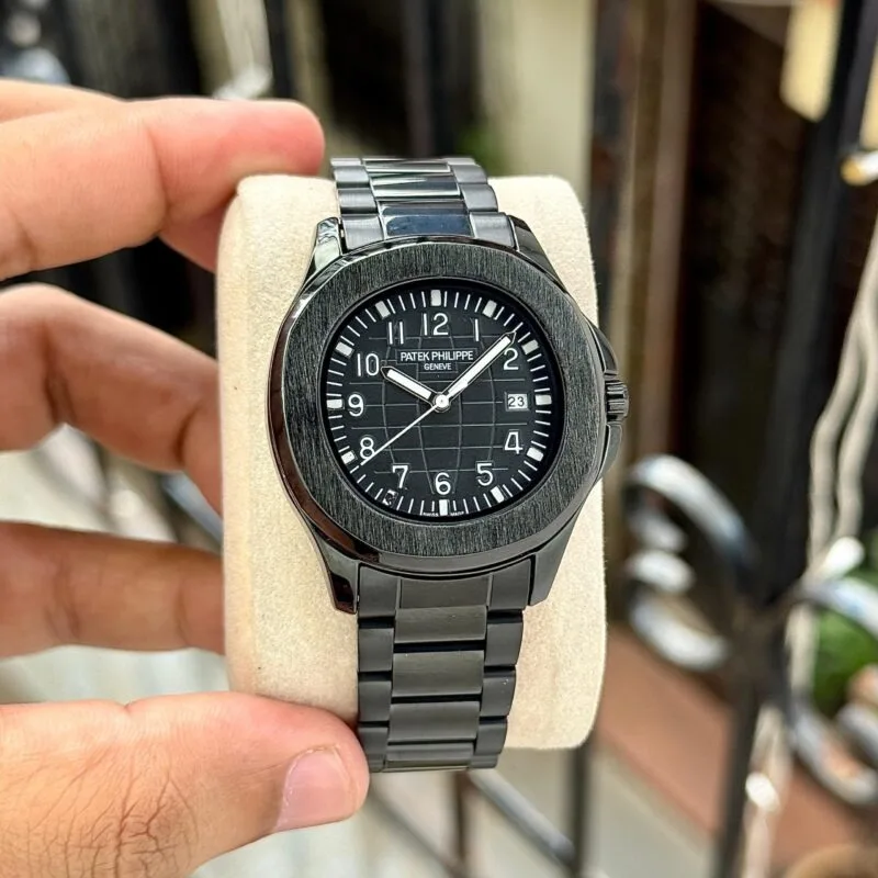 Patek Philippe Nautilus Full Black Quartz