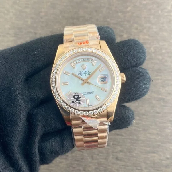 Rolex Day-Date President White Dial Diamond Bezel OZ